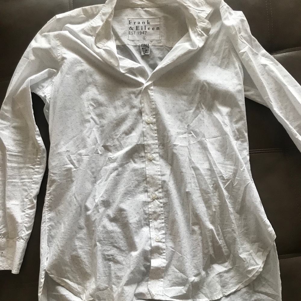 Frank & Eileen button down top, white w/ black dot
